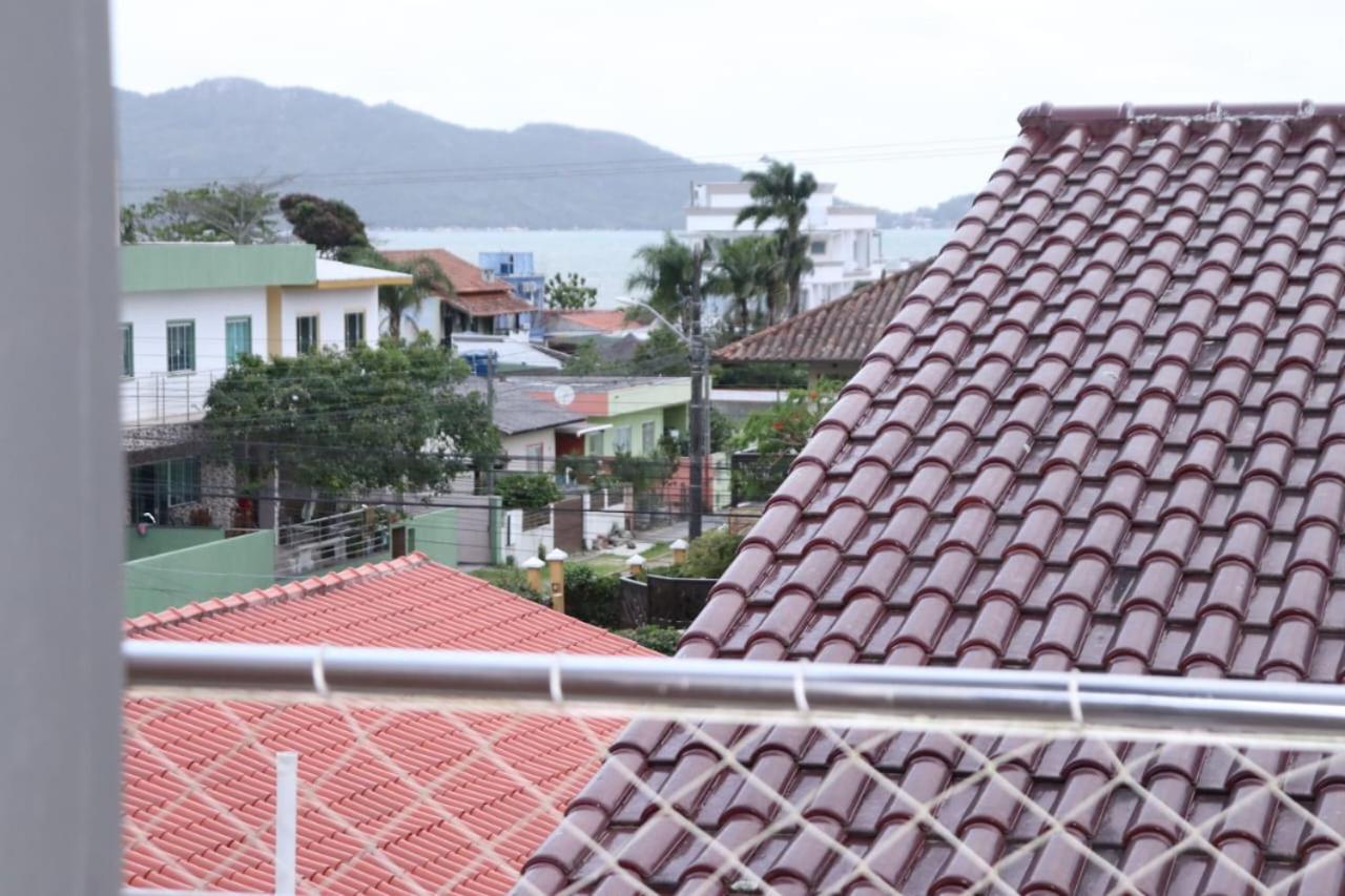 شقة Enseada De Zimbros Residencial بومبينهاس المظهر الخارجي الصورة